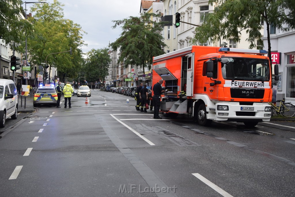 Feuer 2 Koeln Nippes Neusserstr P167.JPG - Miklos Laubert